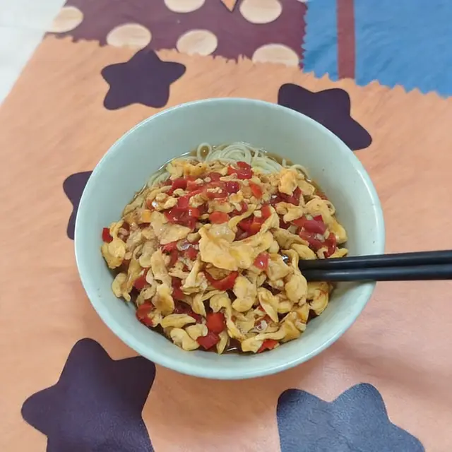 剁椒鸡蛋面